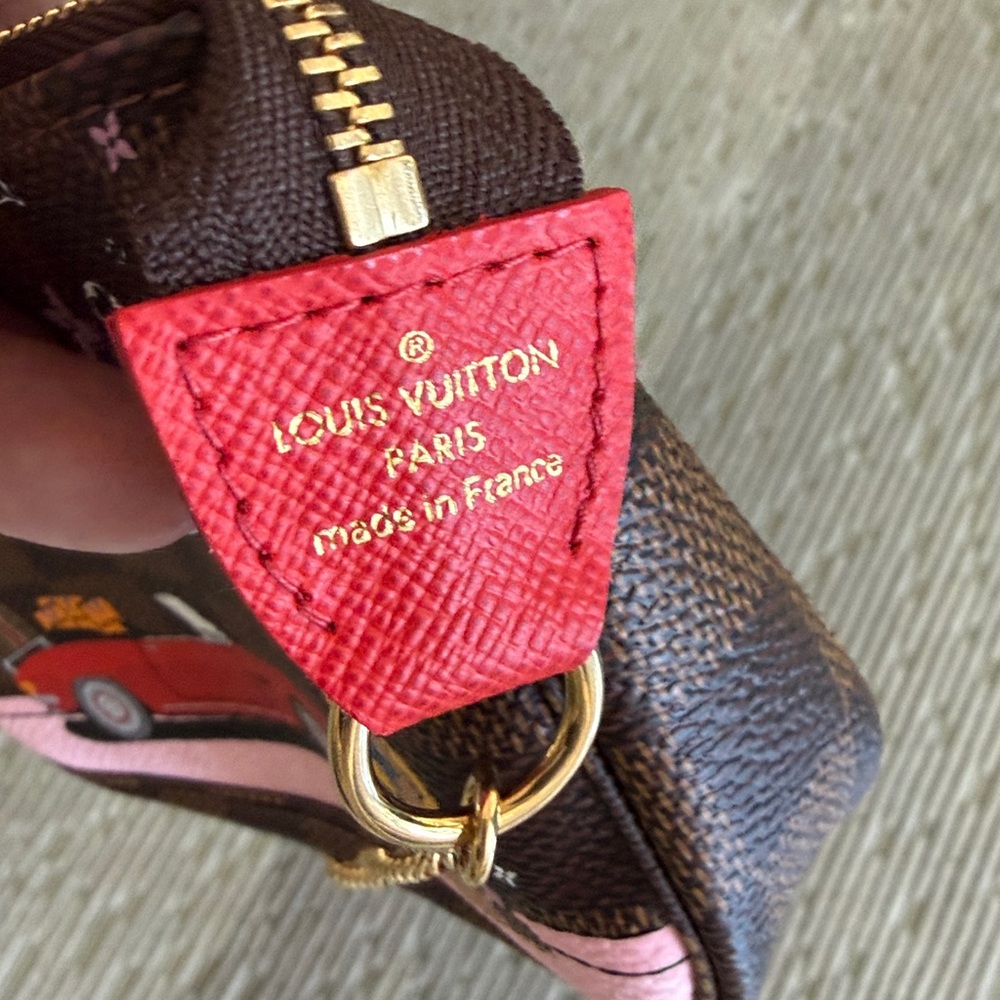 Louis Vuitton Mini pochette, limited edition Vivienne in Paris - Picture 4 of 8